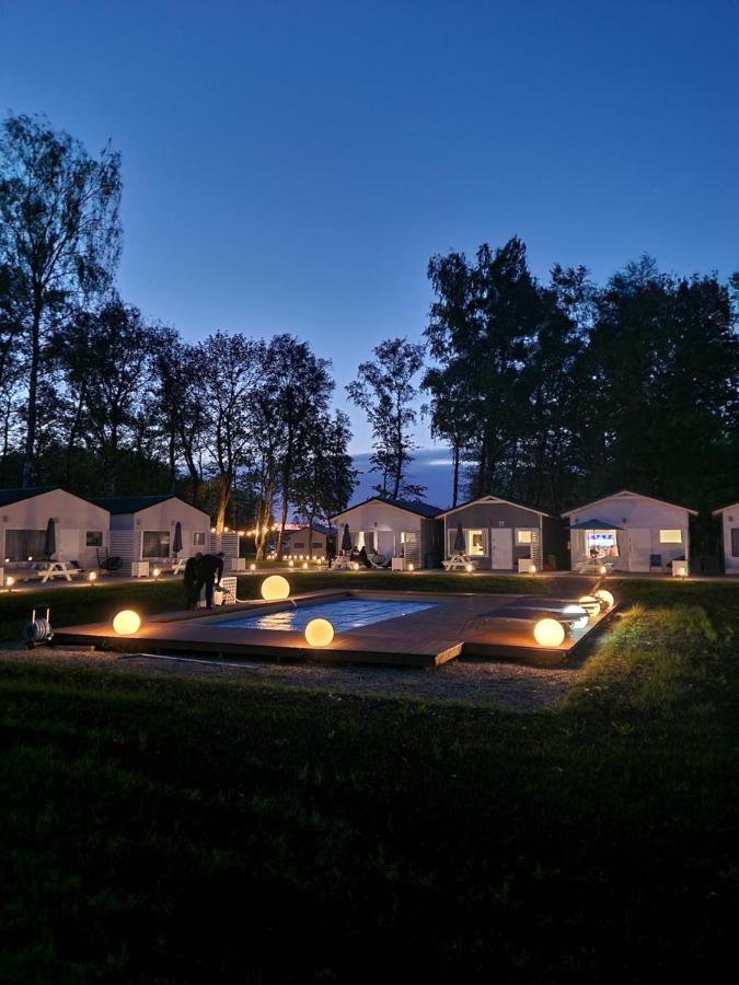 Lumi Resort Domki Letniskowe Z Podgrzewanym Basenem Rewal Exterior photo