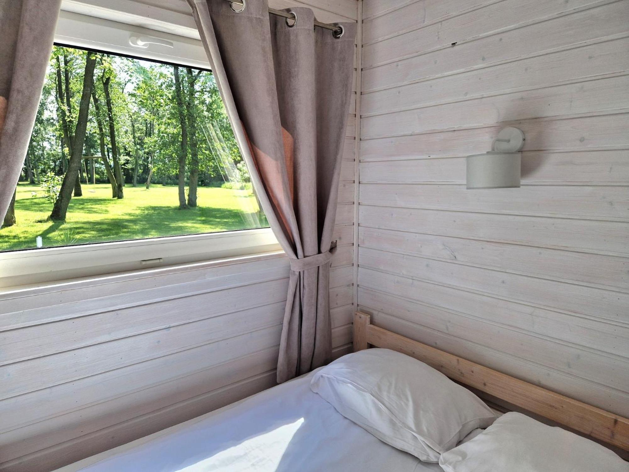 Lumi Resort Domki Letniskowe Z Podgrzewanym Basenem Rewal Room photo